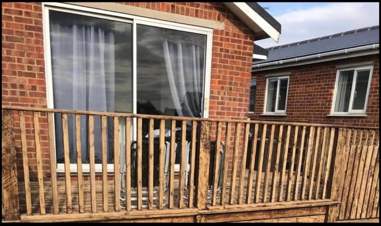 Leysdown-On-Sea Saddlebrook Holiday Park 3 Bedroom Brick Built Chalet Bungalow Esterno foto