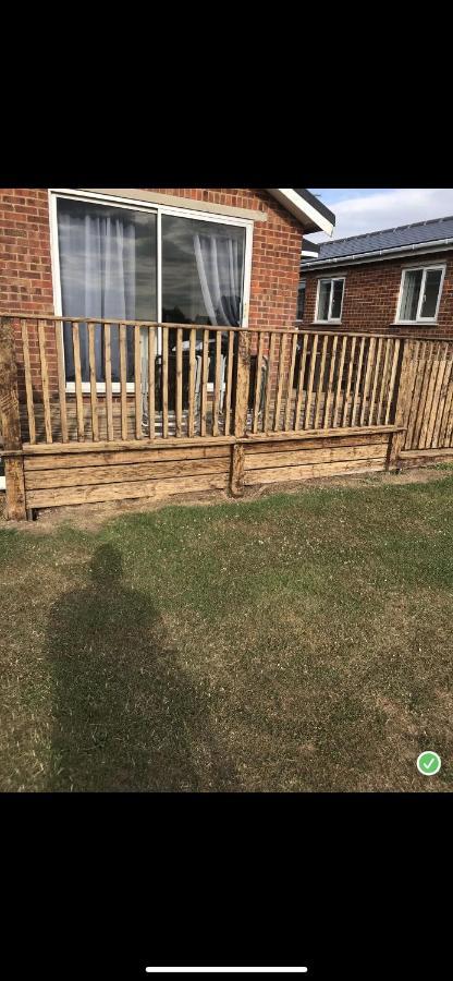 Leysdown-On-Sea Saddlebrook Holiday Park 3 Bedroom Brick Built Chalet Bungalow Esterno foto