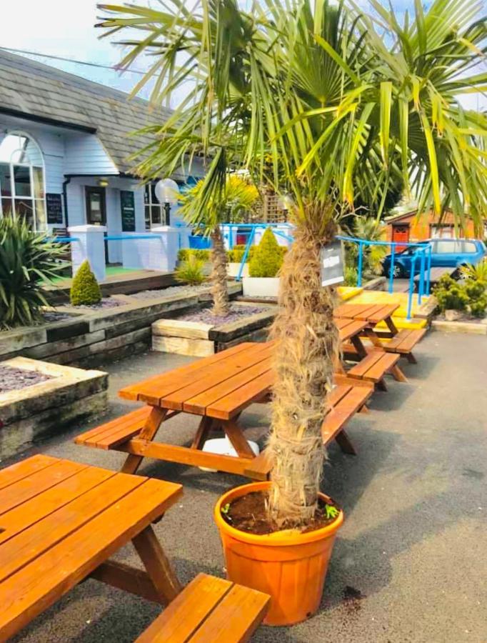 Leysdown-On-Sea Saddlebrook Holiday Park 3 Bedroom Brick Built Chalet Bungalow Esterno foto